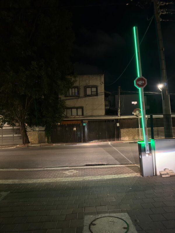 WhatsApp Image 2025-12-16 at 13.42.47 (6) מחסום זרוע חשמלי